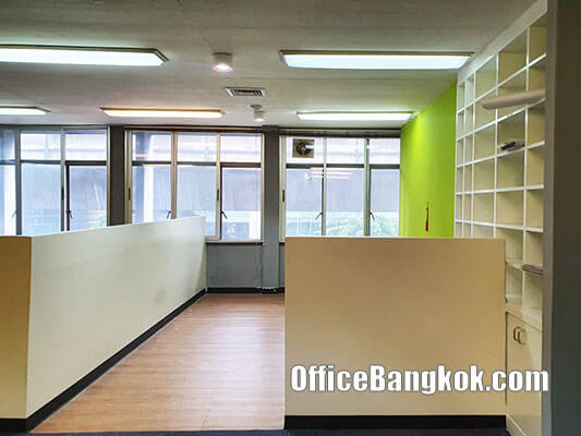 Rent Office with Partly Furnished on Silom Space 71 Sqm Close to Sala Daeng BTS Station