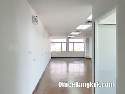 Rent Small Office with Partly Furnished Size 58 Sqm on Silom Close to Sala Daeng BTS Station