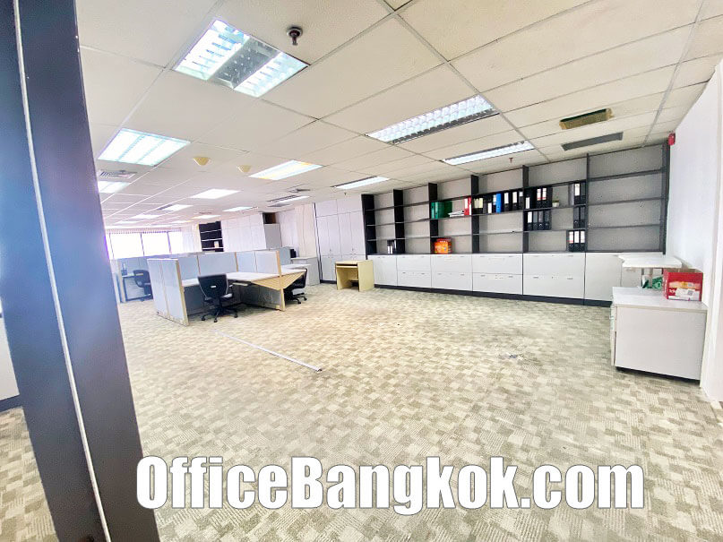 Rent Office With Partly Furnished 210 Sqm Close To Asoke BTS Station