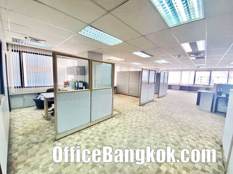 Rent Office With Partly Furnished 210 Sqm Close To Asoke BTS Station