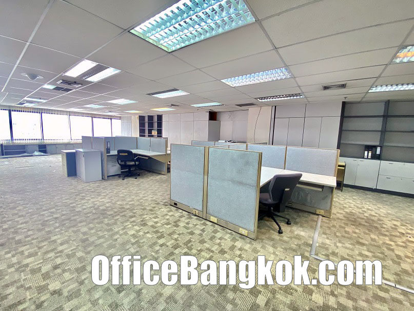 Rent Office With Partly Furnished 210 Sqm Close To Asoke BTS Station