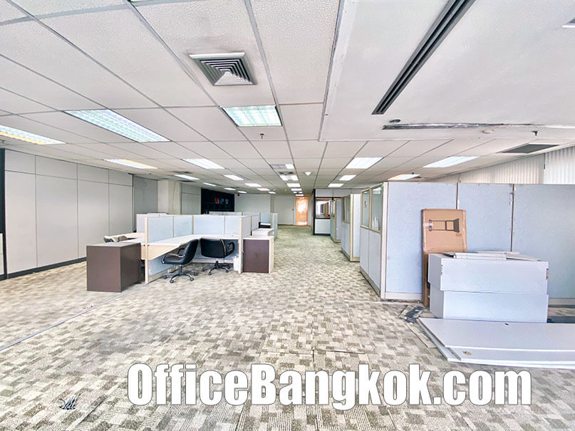 Rent Office With Partly Furnished 210 Sqm Close To Asoke BTS Station