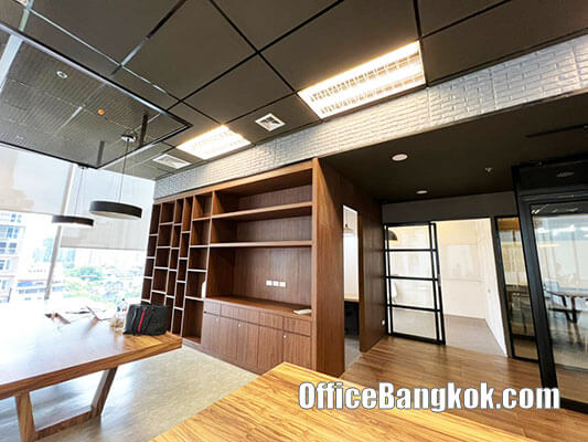 Office For Rent With Partly Furnished On Sukhumvit Space 211 Sqm Close To Phrom Phong BTS Station