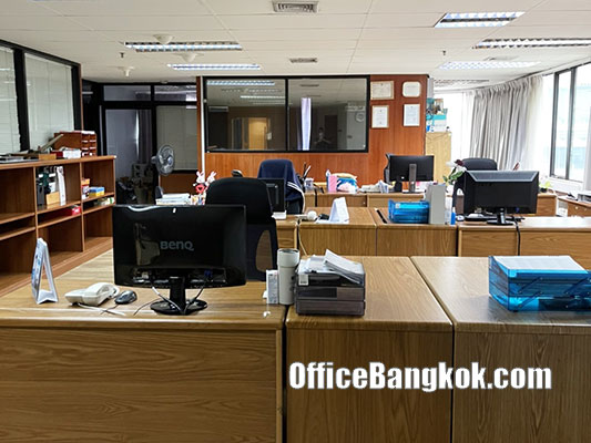 Office Space for Rent with Partly Furnished Size 260 Sqm Close to Asoke BTS Station