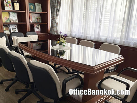 Office Space for Rent with Partly Furnished Size 260 Sqm Close to Asoke BTS Station