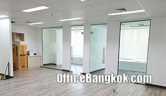 Rent Office With Partly Furnished Space 90 Sqm On Sukhumvit Close to Asoke BTS Station