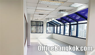 Rent Office With Partly Furnished On Sukhumvit Space 125 Sqm Close To Asoke BTS Station