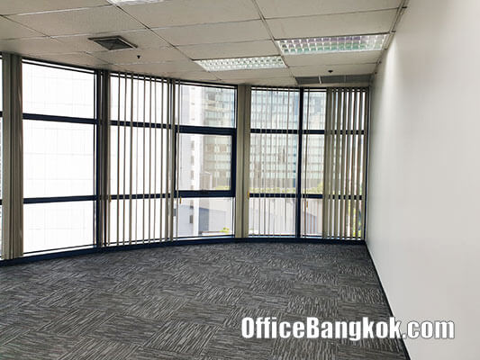 Rent Office On Sukhumvit With Partly Furnished 90 Sqm Close To BTS Asoke Station