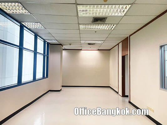 Small Office Space For Rent 45 Sqm On Sukhumvit Close To Asoke BTS Station