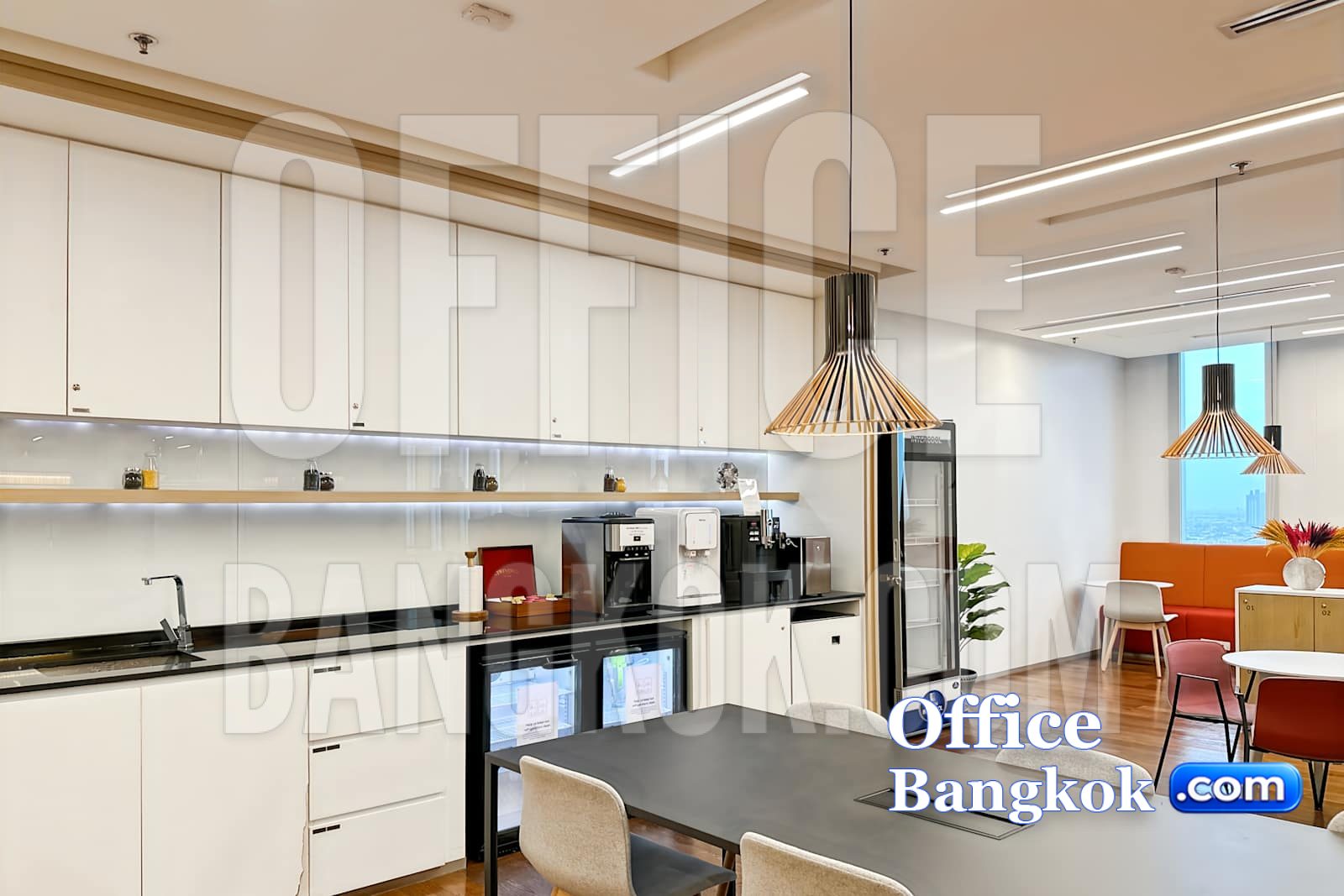 Bhiraj Tower at Bitec service office co-working space, Bangna