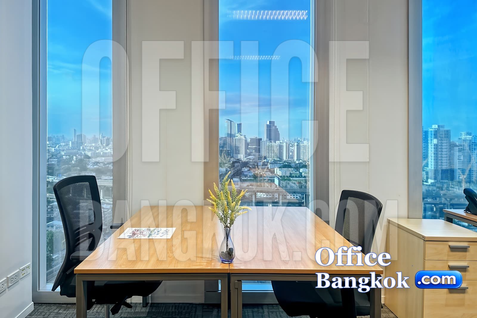 Bhiraj Tower at Bitec service office private office, Bangna