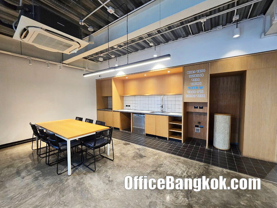 เช่าสำนักงานสำเร็จรูปอาคารสุทธิ (Rent Service Office at Suthi Building) Co-Working Space และออฟฟิศขนาดเล็กให้เช่าพร้อมเฟอร์นิเจอร์ทำเลเพชรบุรีตัดใหม่
