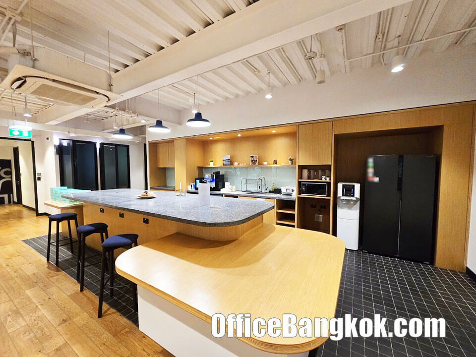 เช่าสำนักงานสำเร็จรูปอาคารสุทธิ (Rent Service Office at Suthi Building) Co-Working Space และออฟฟิศขนาดเล็กให้เช่าพร้อมเฟอร์นิเจอร์ทำเลเพชรบุรีตัดใหม่