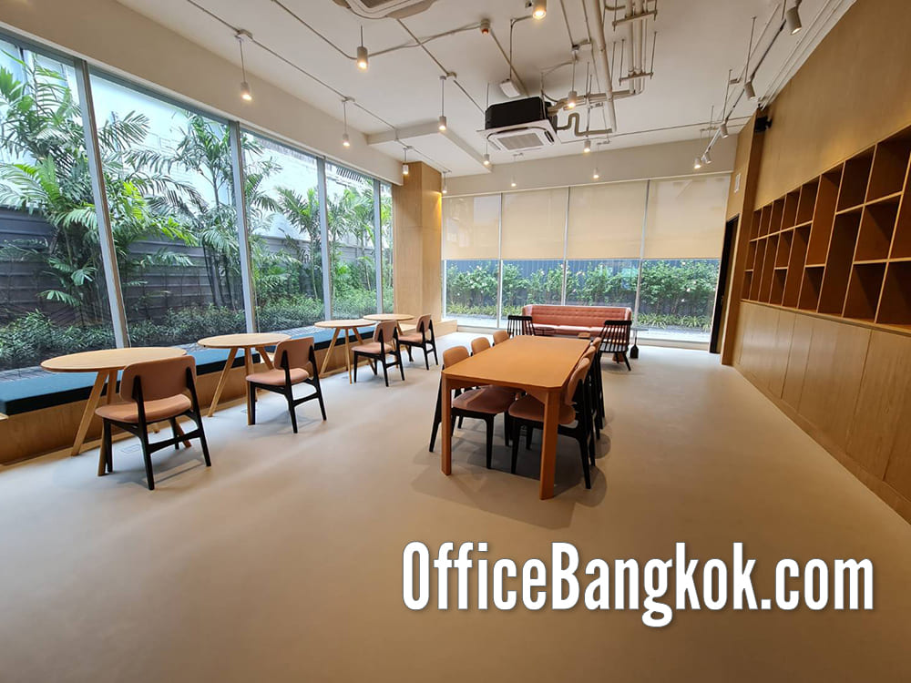Service Office for Rent at Ratchathewi Building