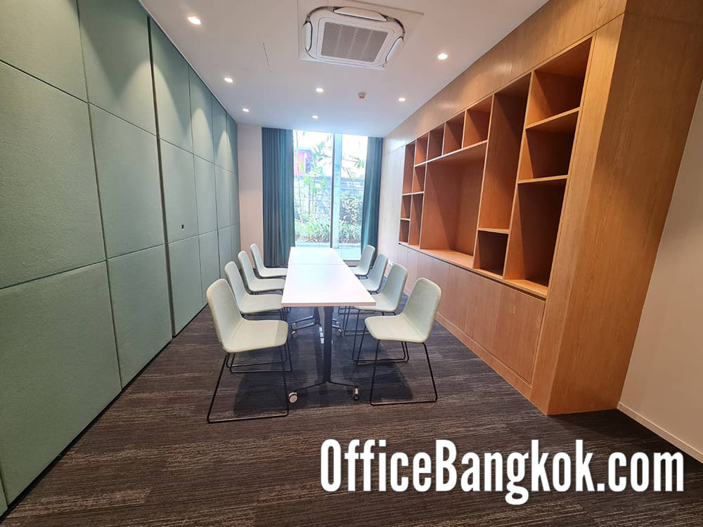 Service Office for Rent at Ratchathewi Building