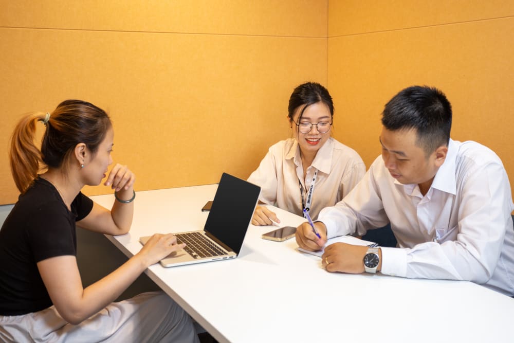Q2 Thao Dien serviced office meeting room, Ho Chi Minh City