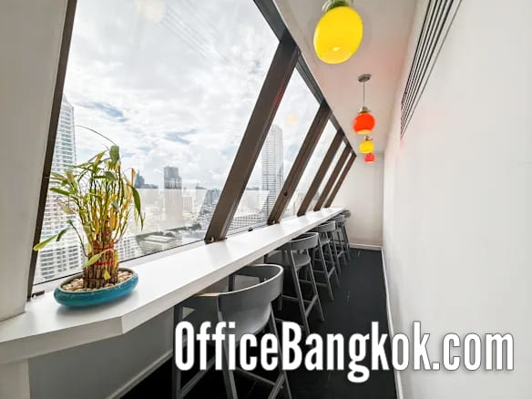 เช่าสำนักงานสำเร็จรูปอาคารชาร์เตอร์ สแควร์ (Rent Service Office at Chartered Square) Co-Working Space และออฟฟิศขนาดเล็กให้เช่าพร้อมเฟอร์นิเจอร์ทำเลสาทร