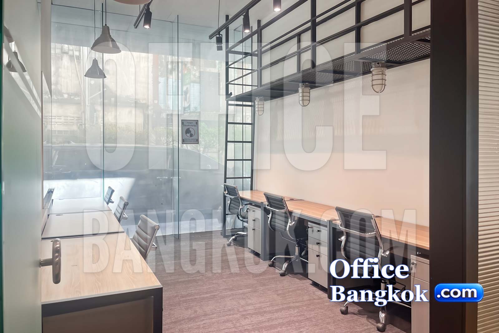 W District service office workspace, Sukhumvit