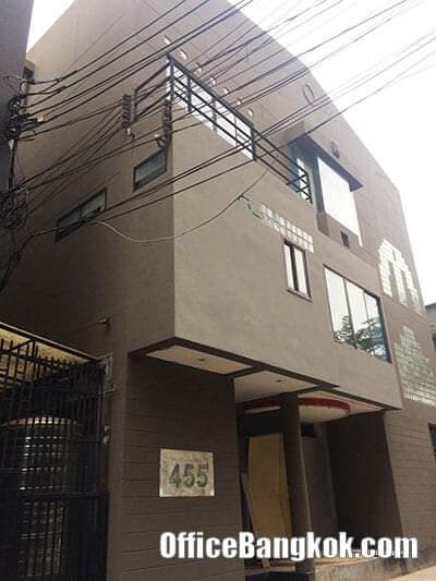 Home Office high ceiling for rent on Ekamai