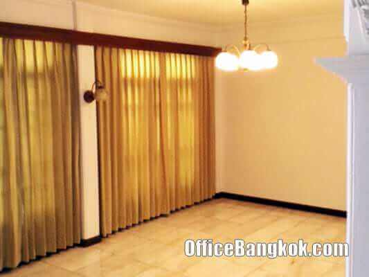 โฮมออฟฟิศ 3.5 ชั้น ให้เข่า ซอยสุขุมวิท 26 ใกล้รถไฟฟ้าบีทีเอสสถานีพร้อมพงษ์ โฮมออฟฟิศ 3.5 ชั้น ให้เข่า ซอยสุขุมวิท 26 ใกล้รถไฟฟ้าบีทีเอสสถานีพร้อมพงษ์