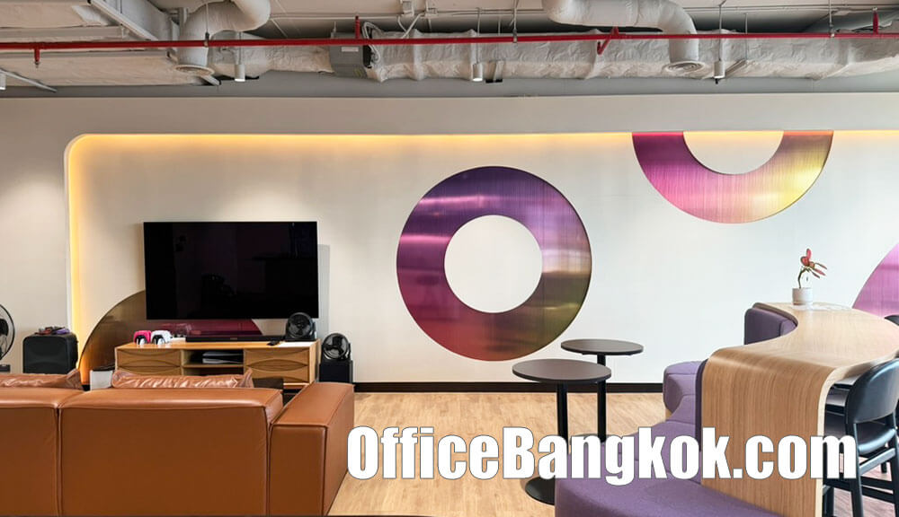 Rent Office with fully furnished space 280 Sqm rent 410,000 b./month close to Chidlom BTS Station