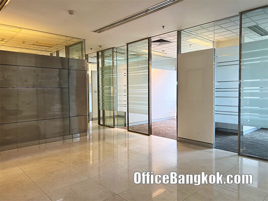 
Rent Office With Partly Furnished Space 135 Sqm On Wireless Road Close To Phloen Chit BTS Station