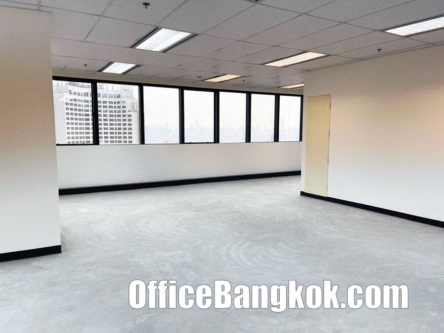 Rent Office On Ratchadapisek Road Space 111 Sqm Close To Sutthisan MRT Station