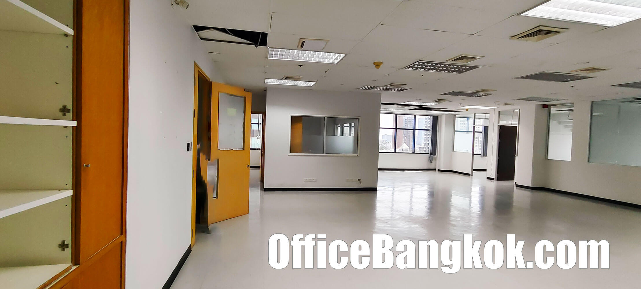 Rent Office With Partly Furnished 210 Sqm Close To Asoke BTS Station