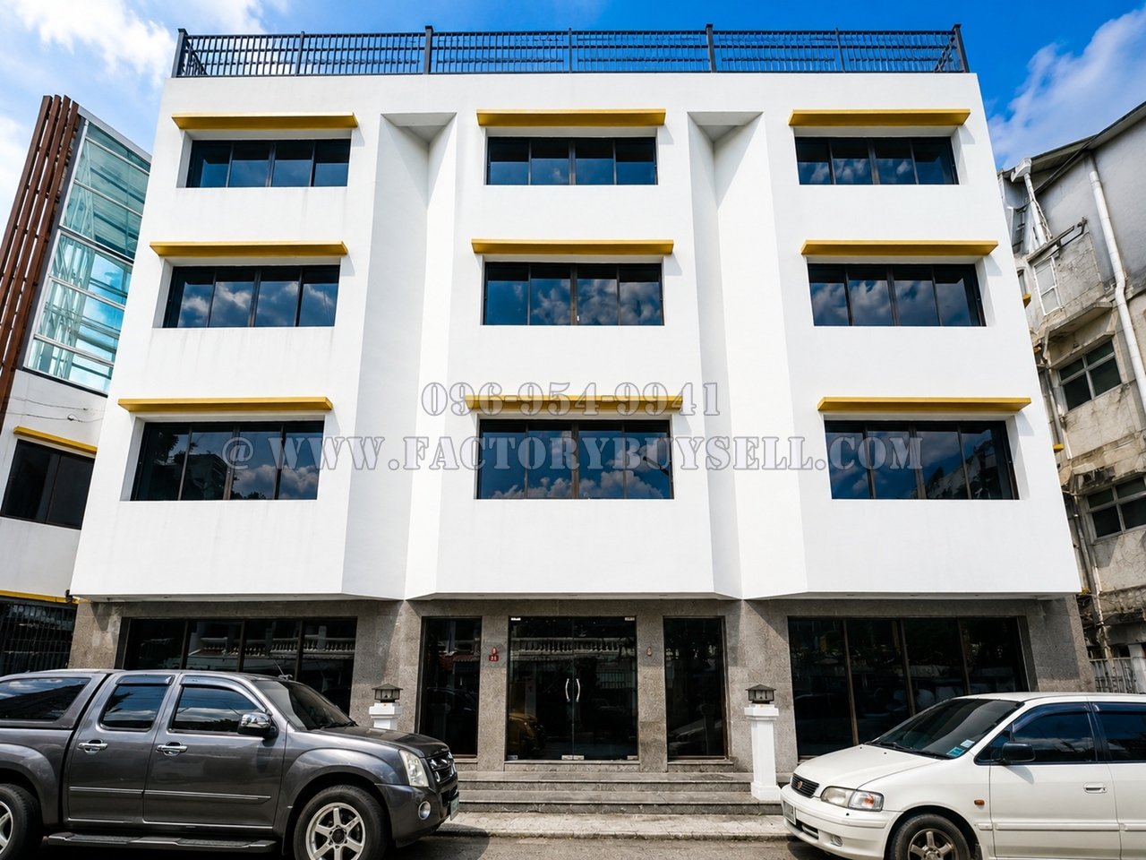 เช่า-ขายอาคาร 4 ชั้น 11 ห้อง บริเวณสถานีรถไฟฟ้าลาดพร้าว 101 เขตบางกะปิ กรุงเทพมหานคร