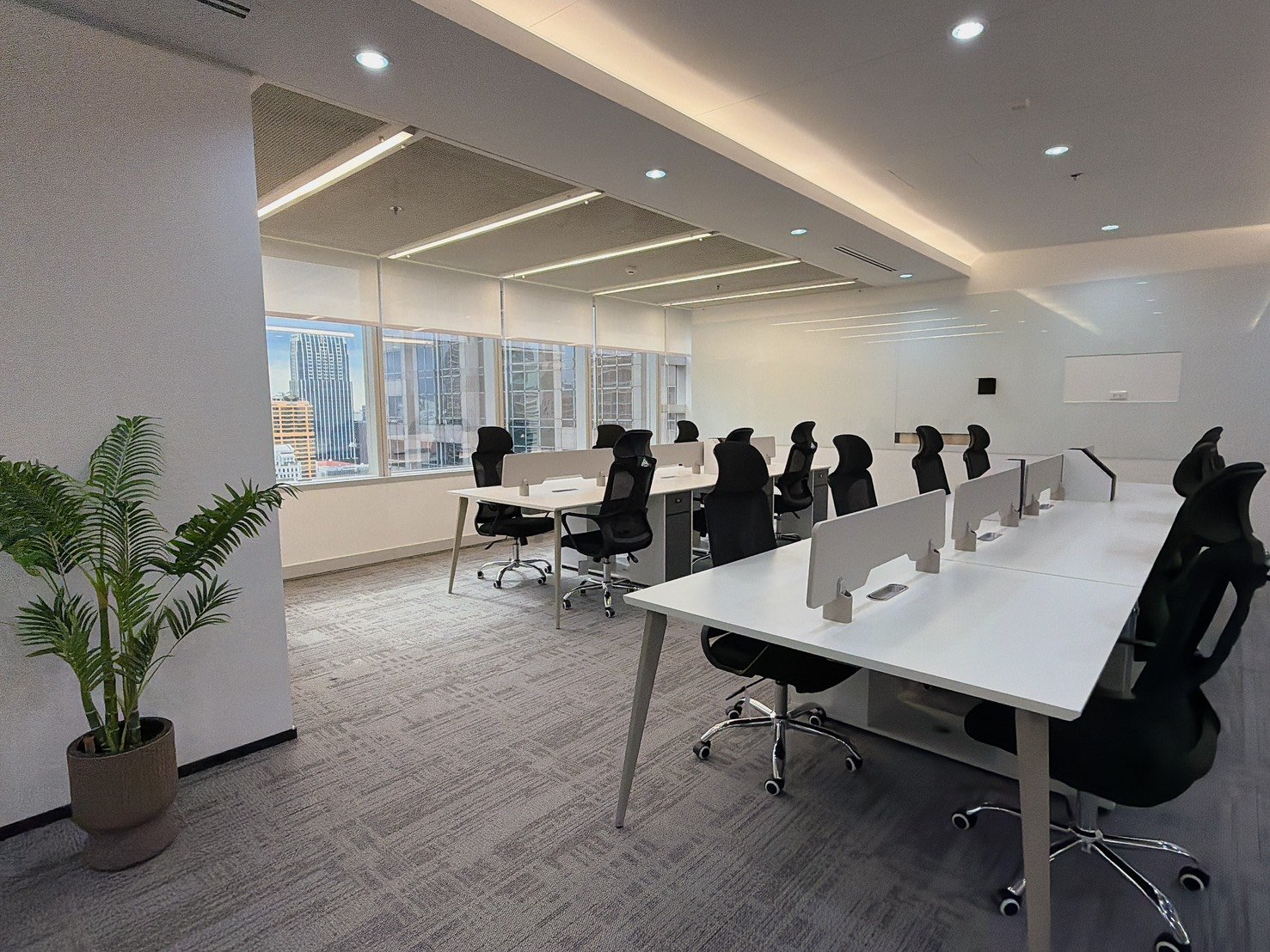 อาคาร All seasons CRC Tower Floor 20 Area 138 SQM เขตปทุมวัน กรุงเทพมหานคร — ภายใน