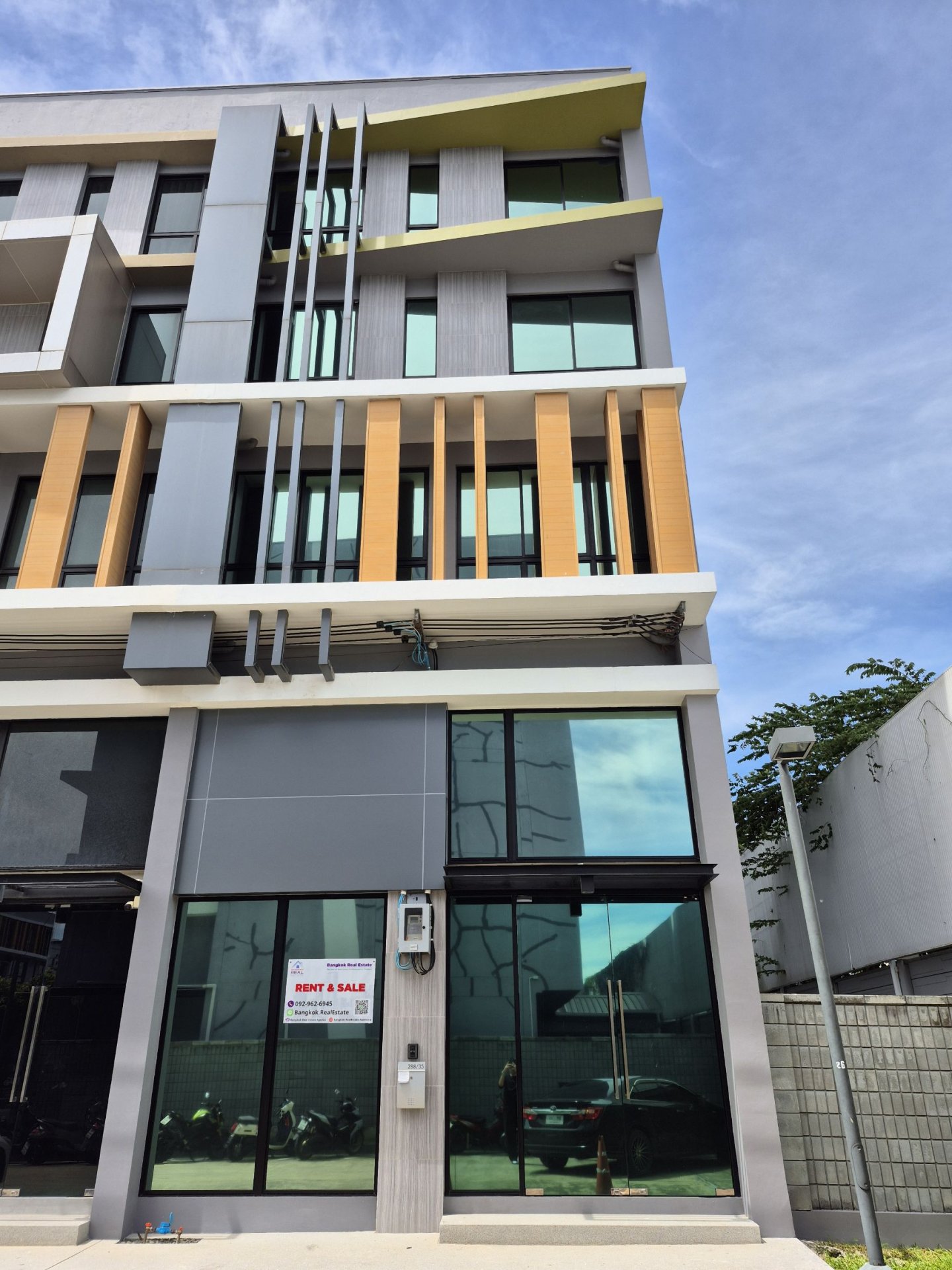 Home Office • เกษตร - นวมินทร์ • 363 ตร.ม • พร้อมใช้งาน ทำเลธุรกิจ เดินทางสะดวก • พื้นที่เยอะสุดในโครงการ เขตบึงกุ่ม กรุงเทพมหานคร