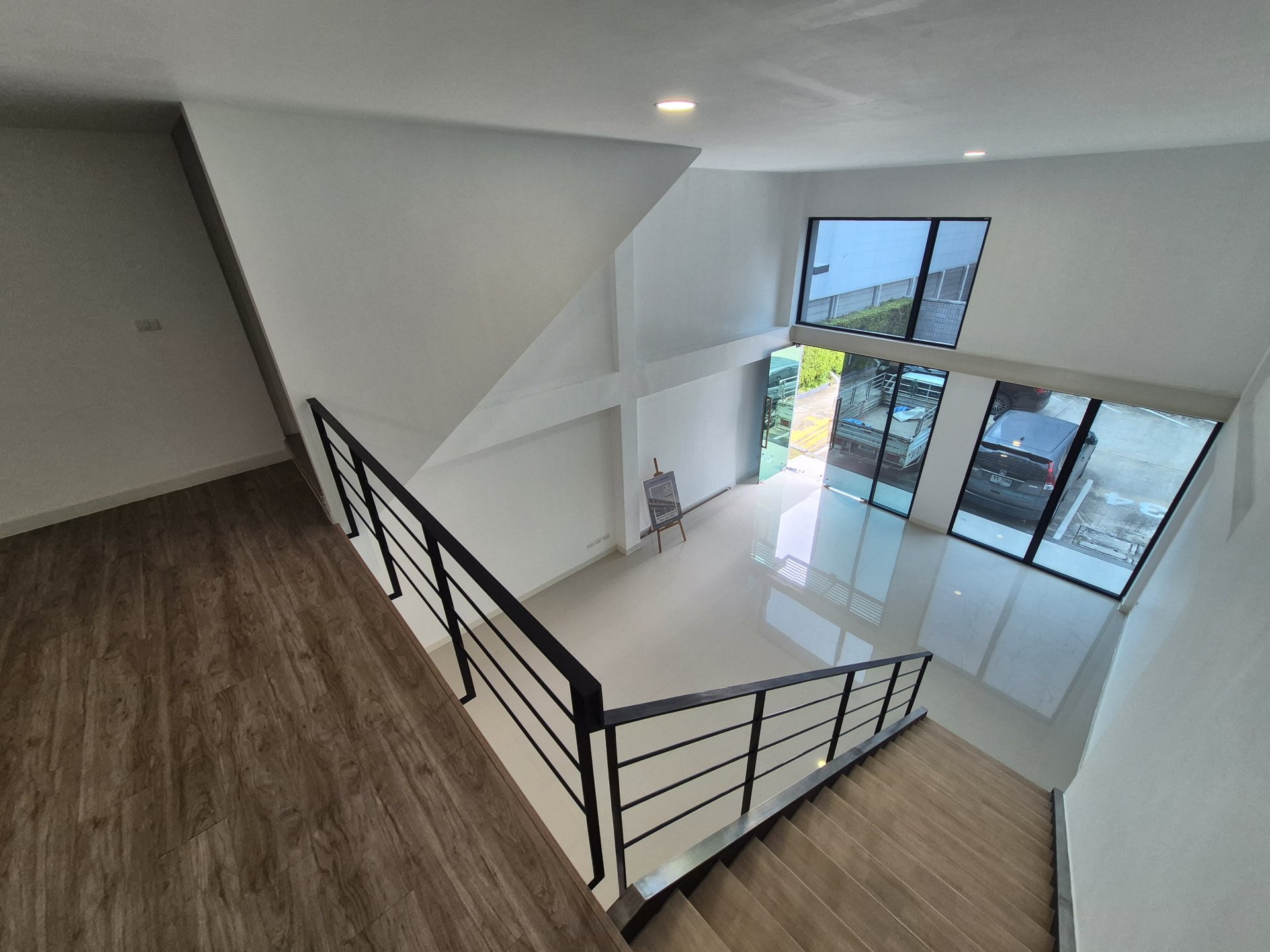 Home Office • เกษตร - นวมินทร์ • 363 ตร.ม • พร้อมใช้งาน ทำเลธุรกิจ เดินทางสะดวก • พื้นที่เยอะสุดในโครงการ เขตบึงกุ่ม กรุงเทพมหานคร — ทางเข้า