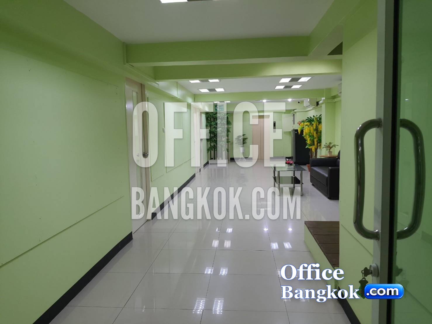 ให้เช่าและขายอาคารพาณิชย์  5 ชั้น รัชดาภิเษก ซอย 22  พื้นที่ใช้สอย 1,040 ตรม. กรุงเทพ เขตห้วยขวาง กรุงเทพมหานคร — ภายใน