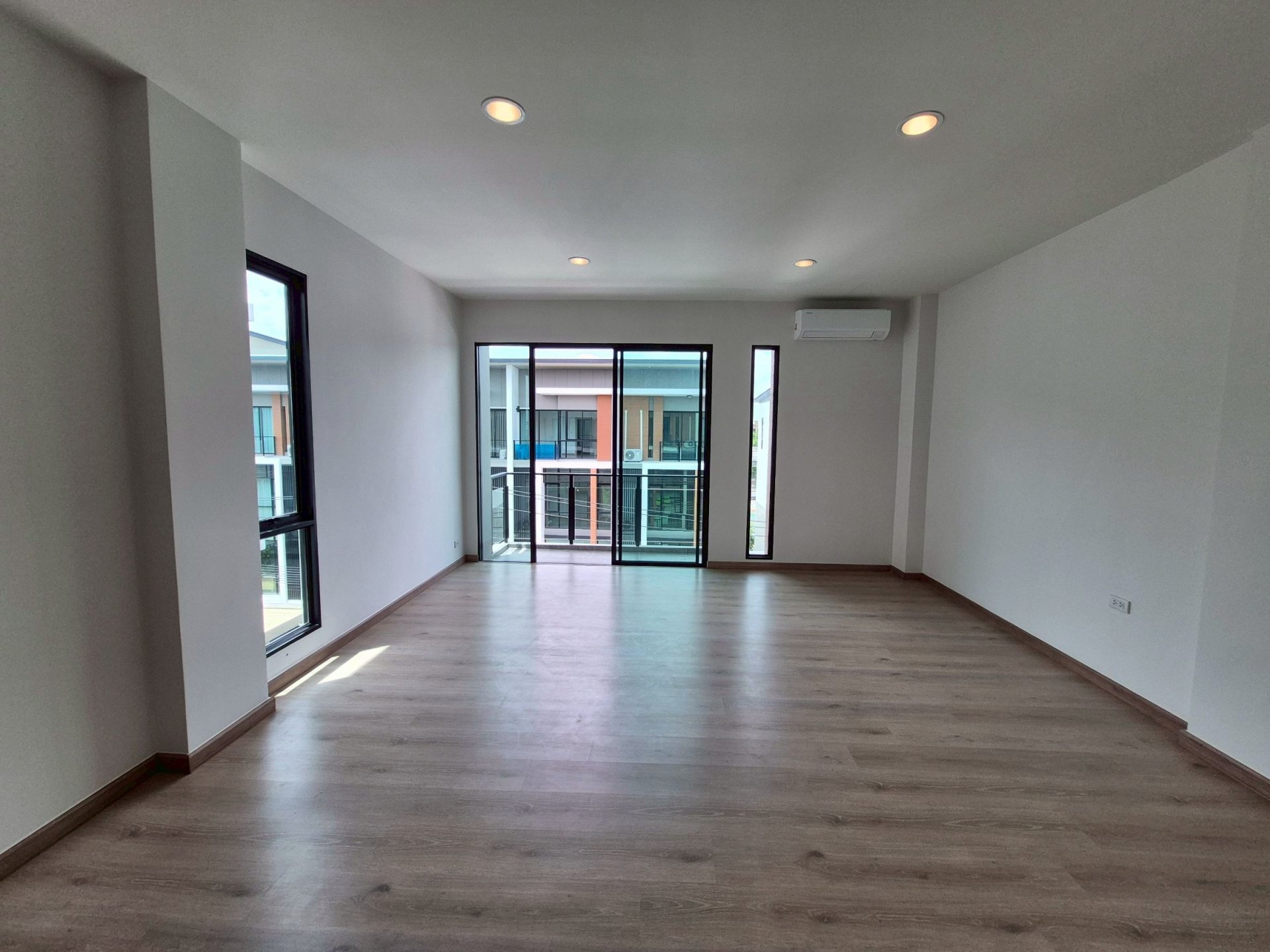 Rent a new Home Office • Near Fashion Island • 240 sqm • Convenient business location เขตสายไหม กรุงเทพมหานคร — Bedroom