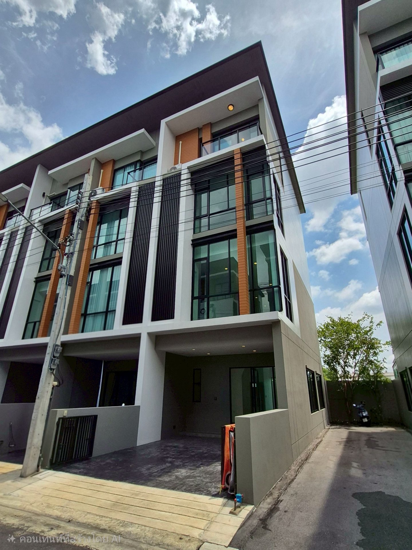 Rent a new Home Office • Near Fashion Island • 240 sqm • Convenient business location เขตสายไหม กรุงเทพมหานคร