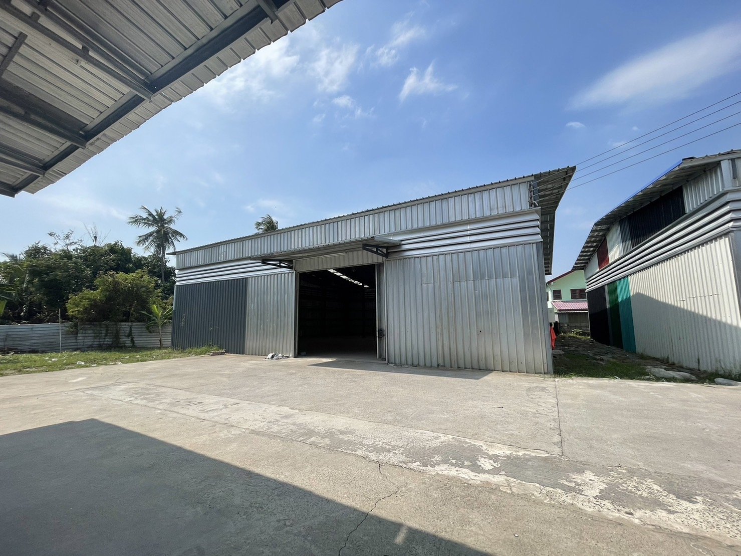 Warehouse for rent, Soi Pracha Uthit 54 - Phutthabucha 36. เขตทุ่งครุ กรุงเทพมหานคร — Living area