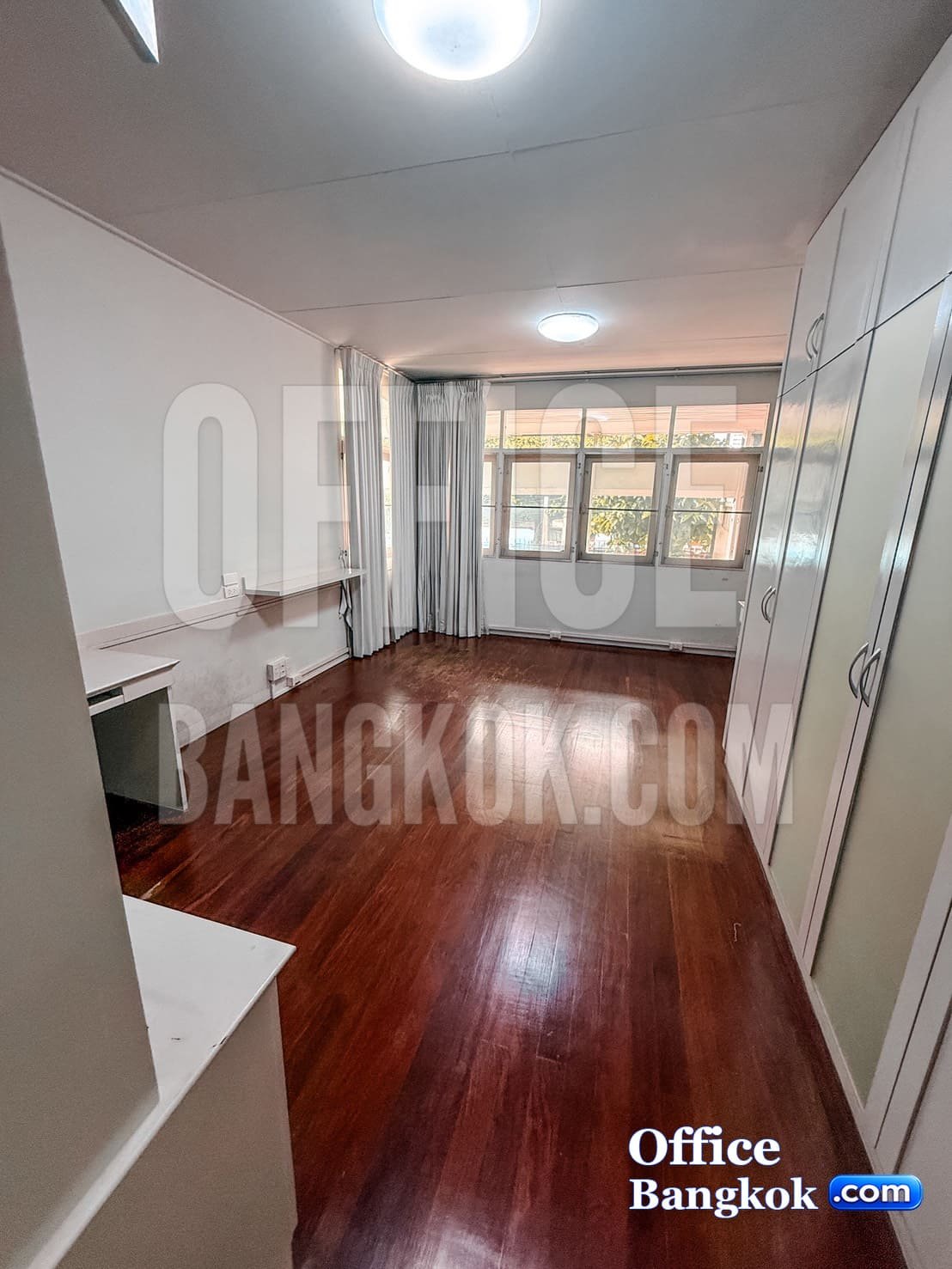 Home office for 🏢 rent in Thonglor, Soi Thonglor 20 | can register a company with a space of 150 sq.m. เขตวัฒนา กรุงเทพมหานคร — Entrance