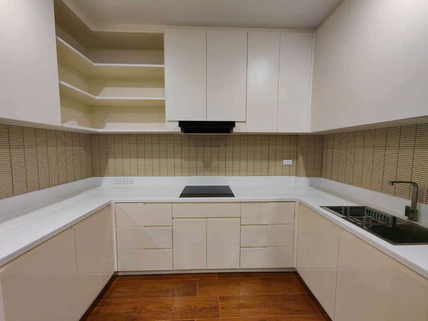 Home Office for Rent ลาซาล ซอย 40 4 Floors 320 sqm Bangkok เขตบางนา กรุงเทพมหานคร — Kitchen / utility