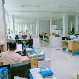 FOR RENT Office and warehouse space  Soi Ladprao 124  1,672sq.m. parking for over 40 vehicles, large trucks can access เขตวังทองหลาง กรุงเทพมหานคร — Bedroom