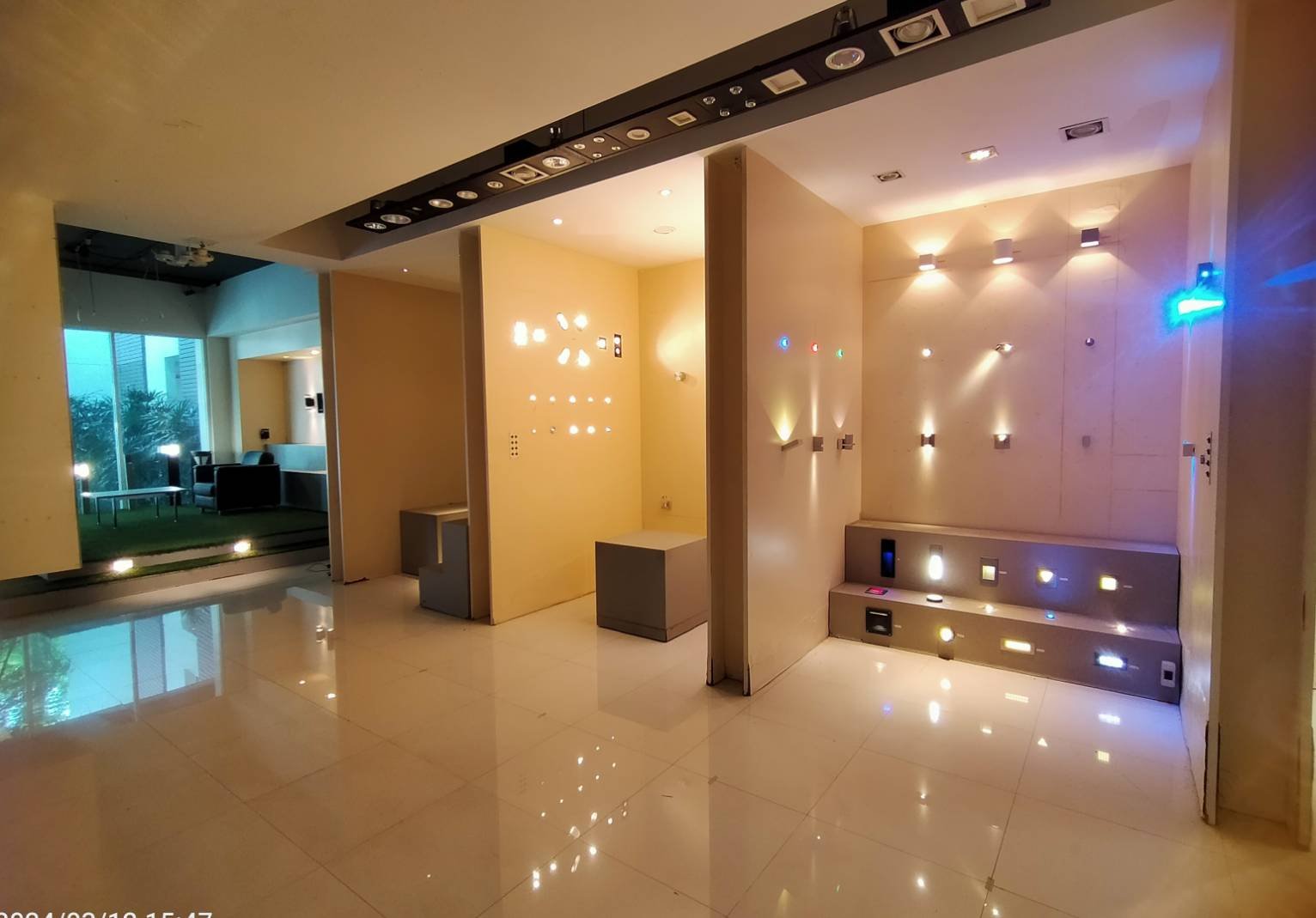 FOR RENT Office and warehouse space  Soi Ladprao 124  1,672sq.m. parking for over 40 vehicles, large trucks can access เขตวังทองหลาง กรุงเทพมหานคร — Upper floor