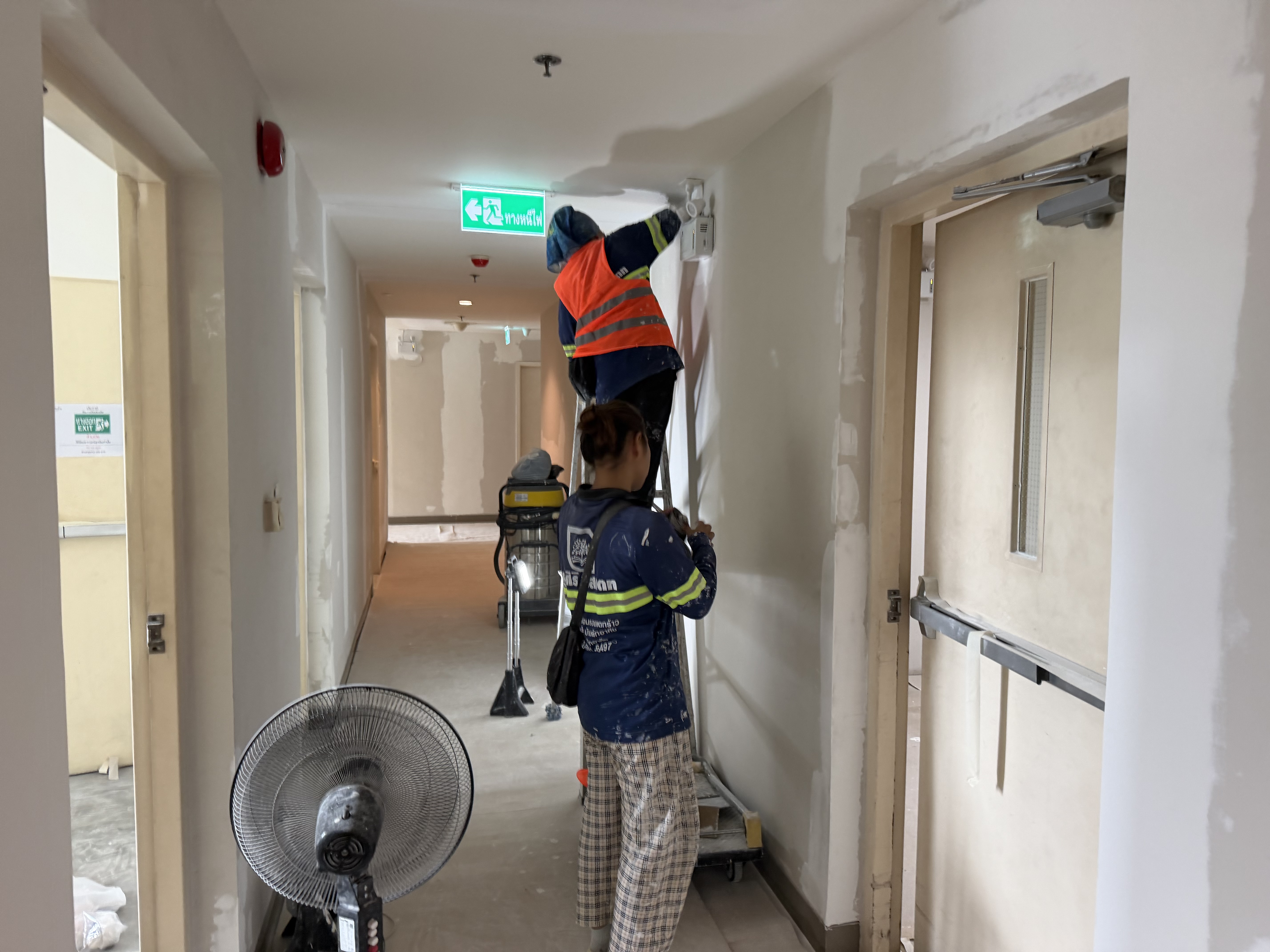 The work of repairing the central hallway of Aspire Condo, Rama 9 — photo 4