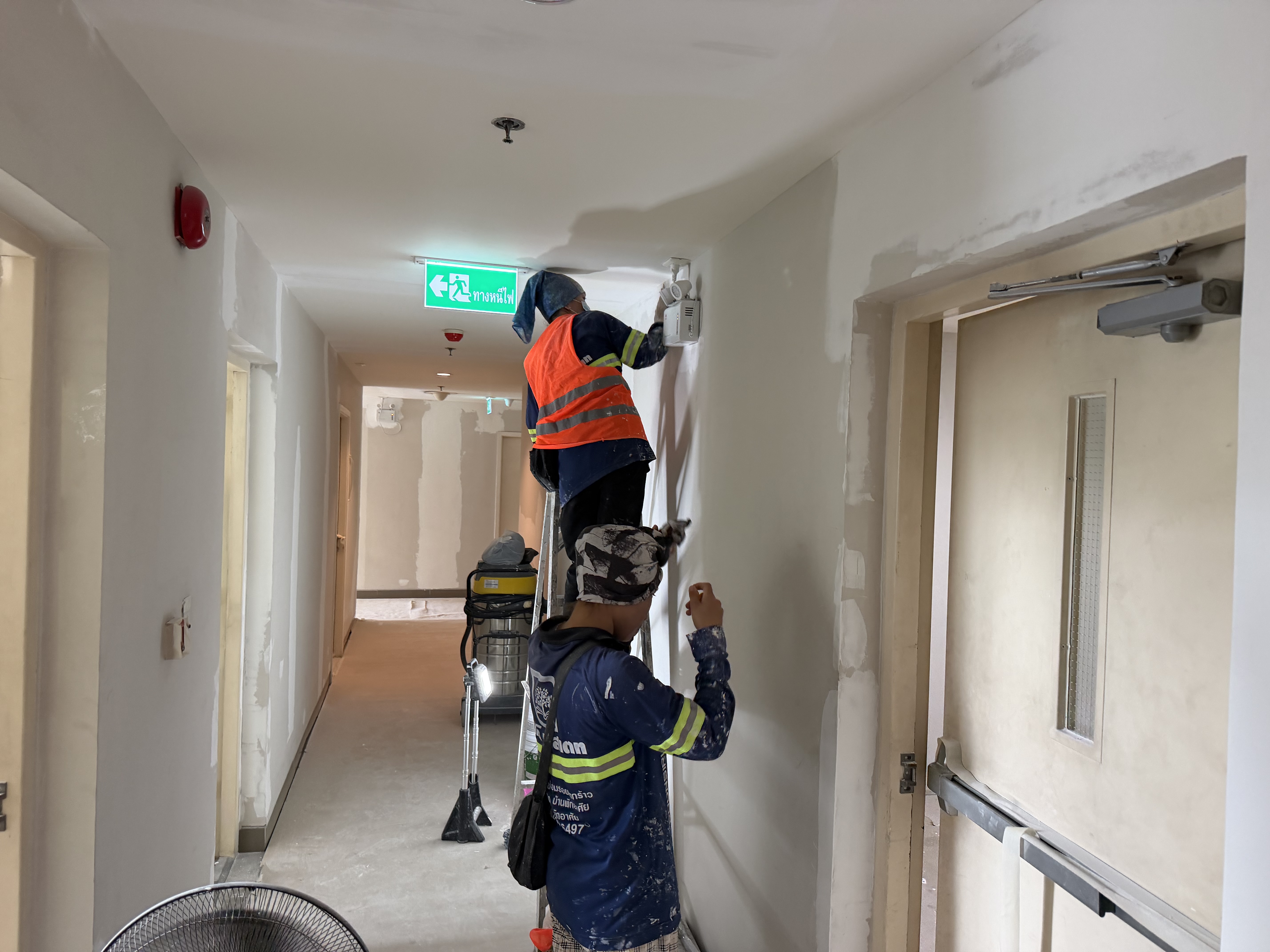 The work of repairing the central hallway of Aspire Condo, Rama 9 — photo 5