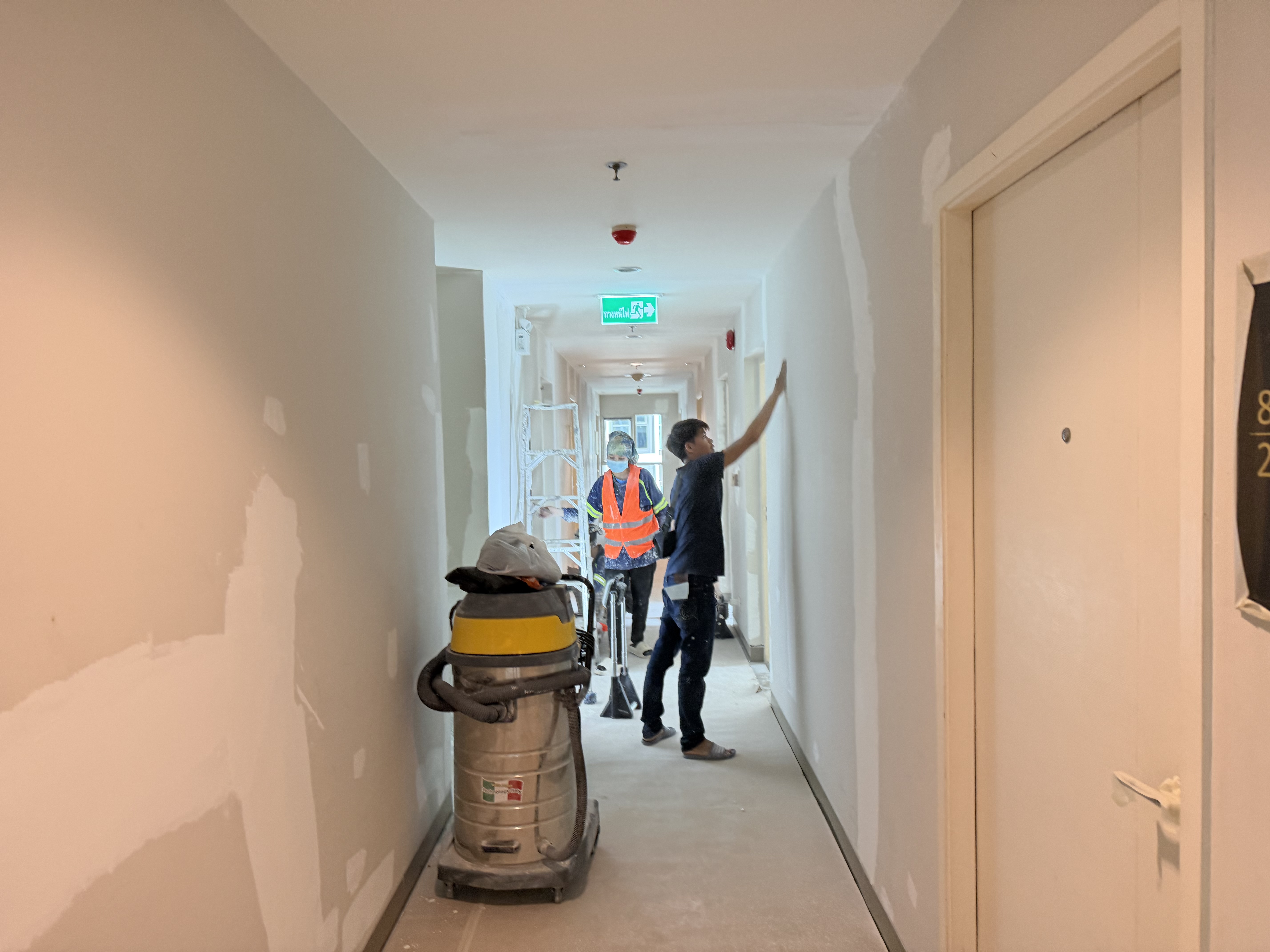 The work of repairing the central hallway of Aspire Condo, Rama 9 — photo 7